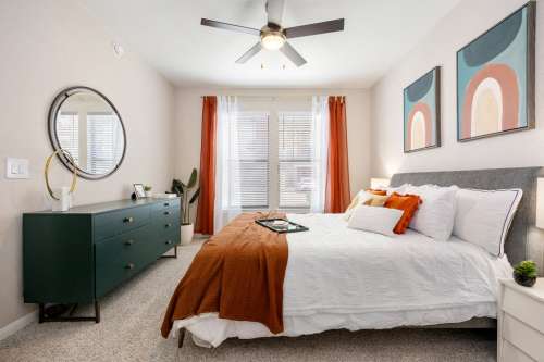 S Bed Las Brisas Apartment Homes 50